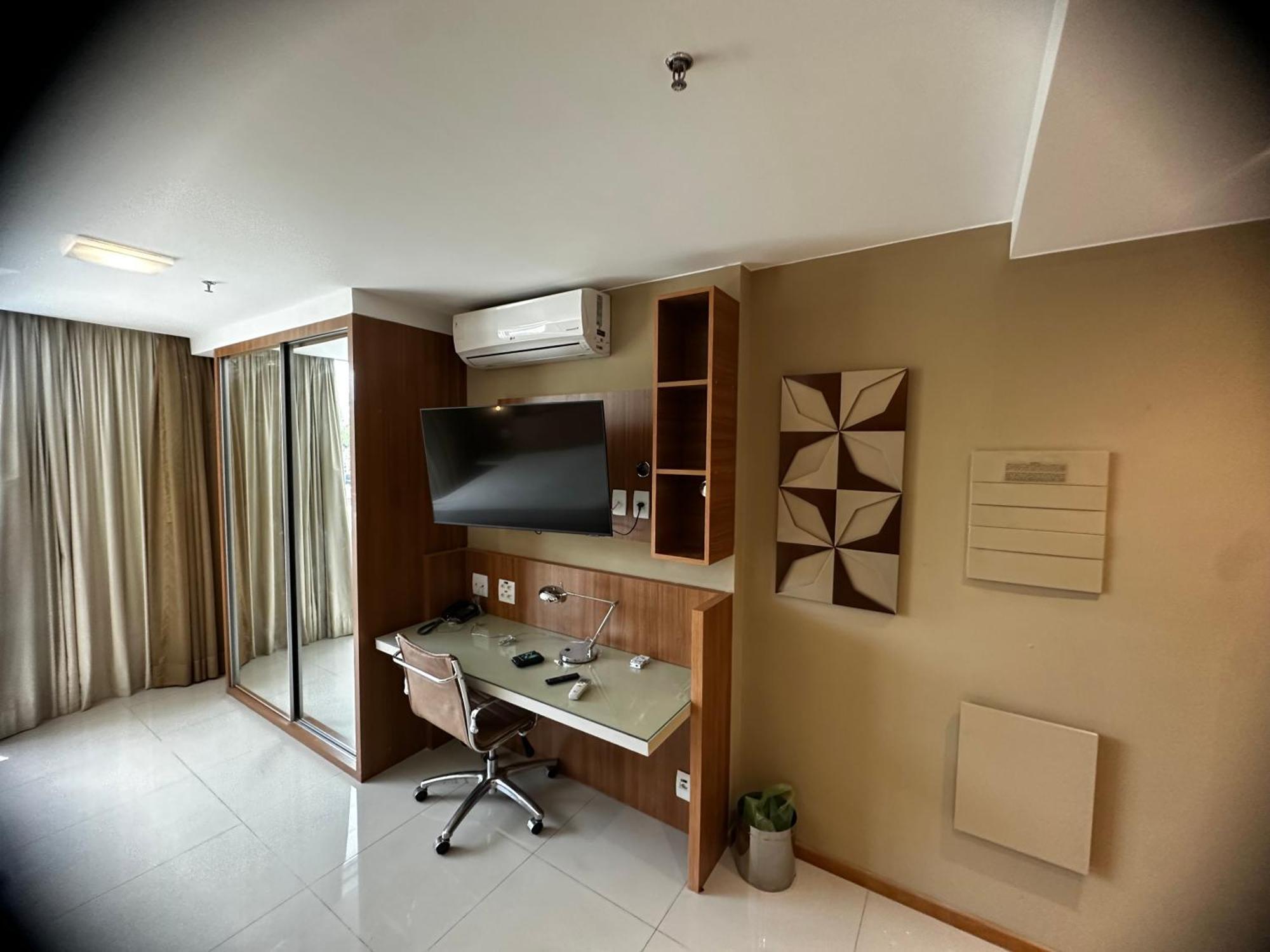 Flat No Jade Hotel